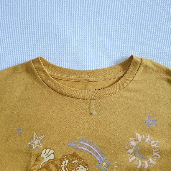love♥️ tribe Cosmic🌌 Tiger🐅 Graphic Tee👕 - NWOT - Picture 4 of 10